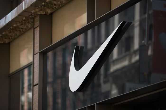 АКЦИИ NIKE ОБВАЛИВАЮТСЯ НА 20%